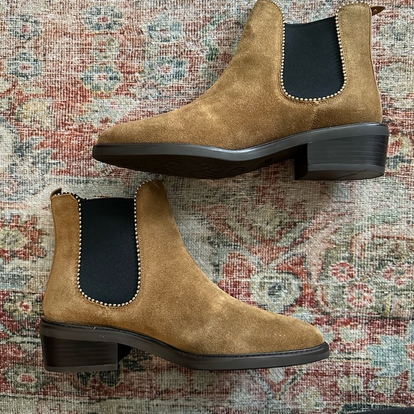 NIB Coach Bowery Beadchain Chelsea Boot - Picture 2 of 10